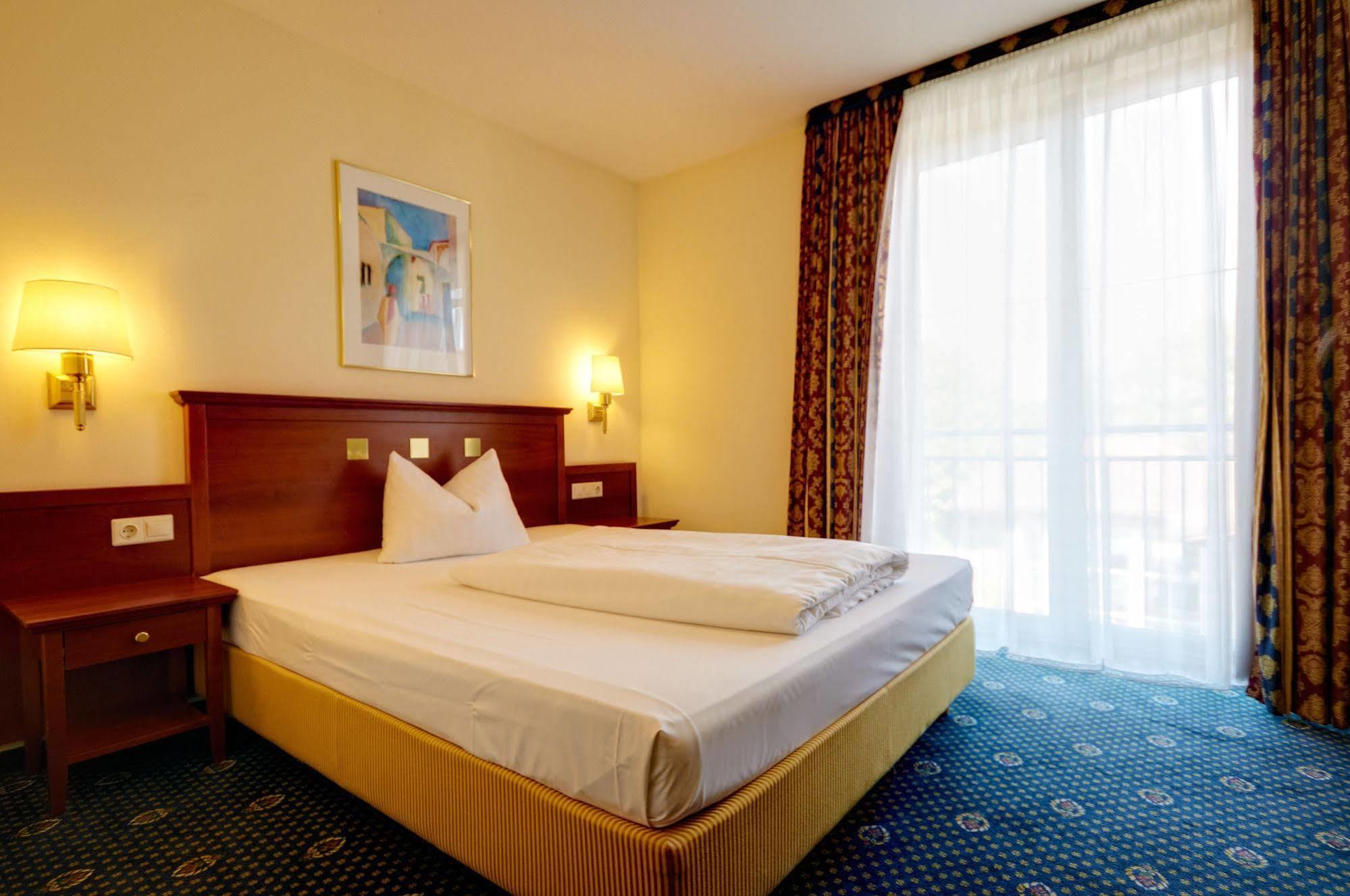 Landhotel Hallnberg Walpertskirchen エクステリア 写真