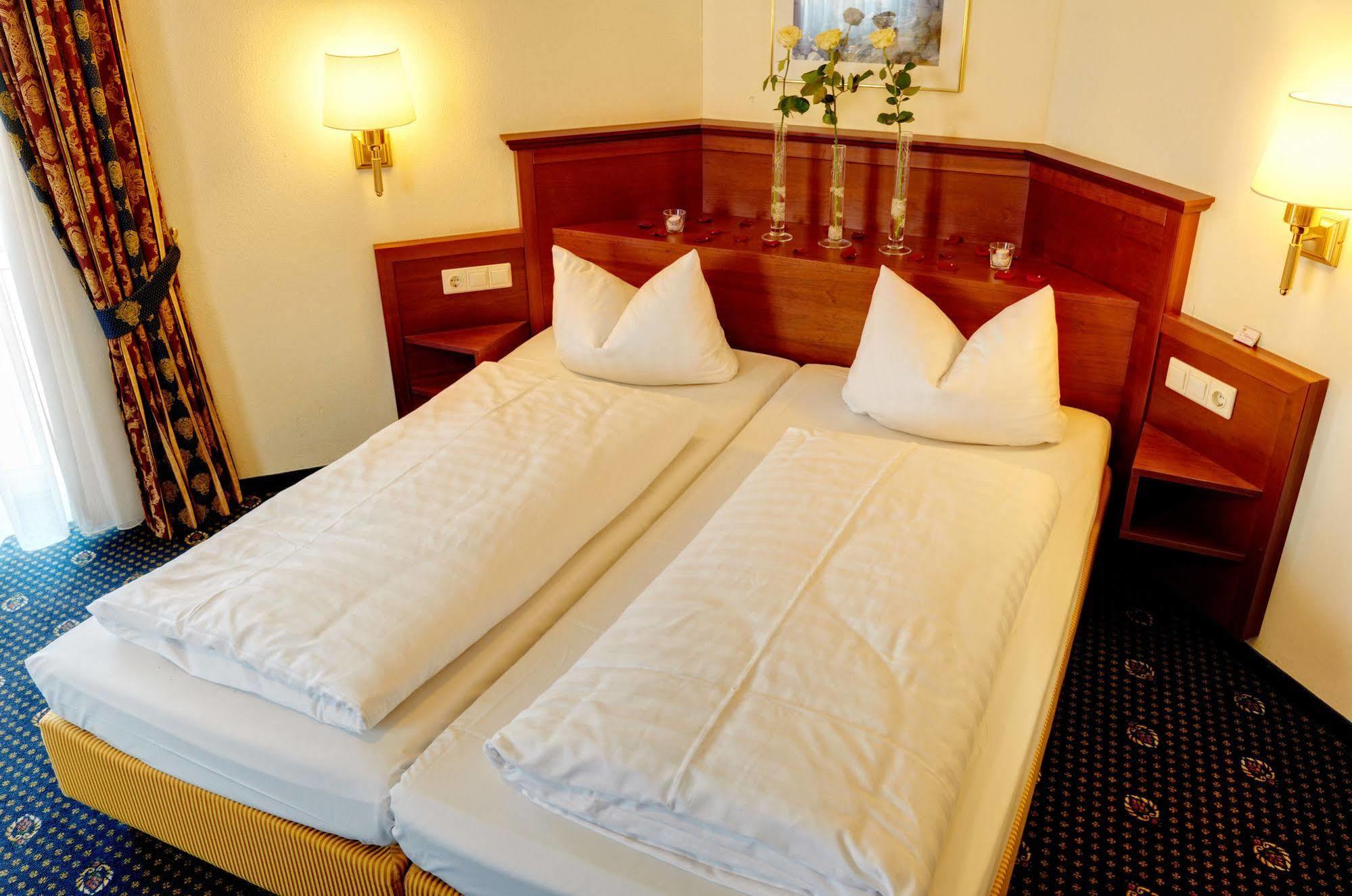 Landhotel Hallnberg Walpertskirchen エクステリア 写真
